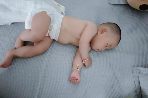 庄河宝宝几个月可以吃水果